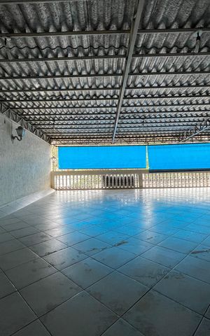 Casa à venda com 330m², 3 quartos e 7 vagas Casa à venda com 330m², 3 quartos e 7 vagasÁrea comum - Salão de festas