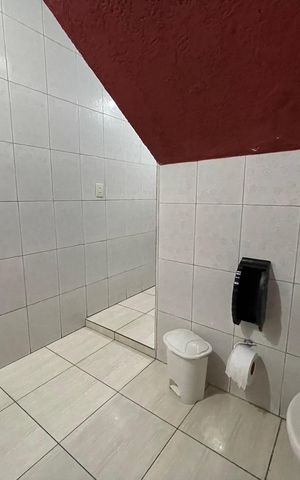 Casa à venda com 330m², 3 quartos e 7 vagas Casa à venda com 330m², 3 quartos e 7 vagasBanheiro 3