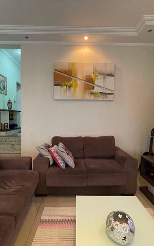 Casa à venda com 330m², 3 quartos e 7 vagas Casa à venda com 330m², 3 quartos e 7 vagasSala