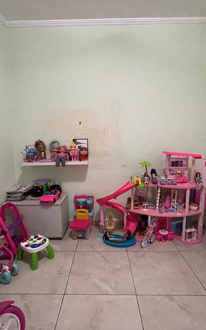 Casa à venda com 330m², 3 quartos e 7 vagas Casa à venda com 330m², 3 quartos e 7 vagasQuarto 1