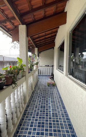Casa à venda com 330m², 3 quartos e 7 vagas Casa à venda com 330m², 3 quartos e 7 vagasVaranda