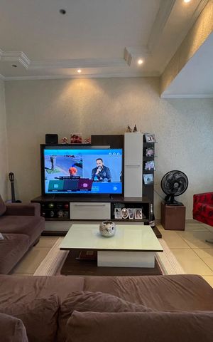 Casa à venda com 330m², 3 quartos e 7 vagas Casa à venda com 330m², 3 quartos e 7 vagasSala