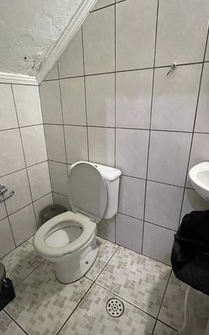 Casa à venda com 330m², 3 quartos e 7 vagas Casa à venda com 330m², 3 quartos e 7 vagasBanheiro 5