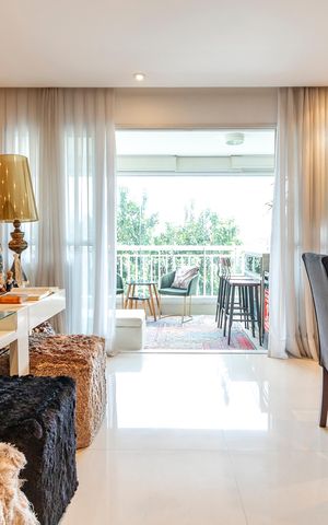 Apartamento à venda com 143m², 3 quartos e 2 vagas Apartamento à venda com 143m², 3 quartos e 2 vagasSala