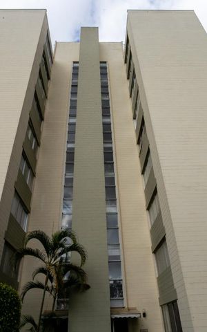 Apartamento à venda com 50m², 2 quartos e 1 vaga Apartamento à venda com 50m², 2 quartos e 1 vagaFachada do bloco