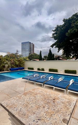 Apartamento à venda com 186m², 3 quartos e 3 vagas Apartamento à venda com 186m², 3 quartos e 3 vagasÁrea comum - Piscina