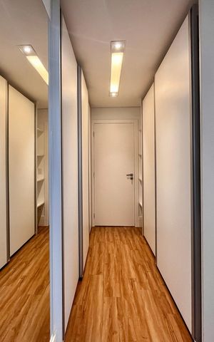 Apartamento à venda com 186m², 3 quartos e 3 vagas Apartamento à venda com 186m², 3 quartos e 3 vagasCloset