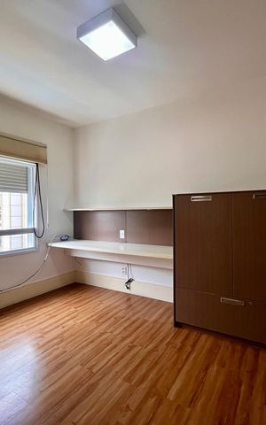Apartamento à venda com 186m², 3 quartos e 3 vagas Apartamento à venda com 186m², 3 quartos e 3 vagasEscritório