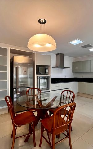 Apartamento à venda com 186m², 3 quartos e 3 vagas Apartamento à venda com 186m², 3 quartos e 3 vagasCozinha