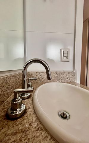 Apartamento à venda com 186m², 3 quartos e 3 vagas Apartamento à venda com 186m², 3 quartos e 3 vagasBanheiro Suíte 1