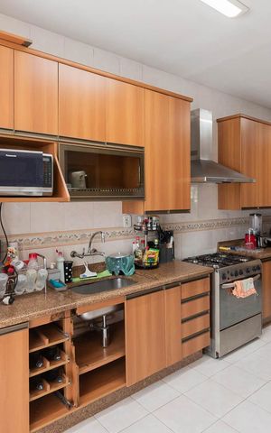 Apartamento à venda com 130m², 3 quartos e 2 vagasCozinha