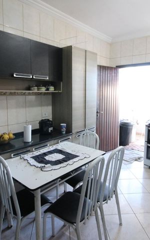 Casa à venda com 356m², 3 quartos e 2 vagasCozinha