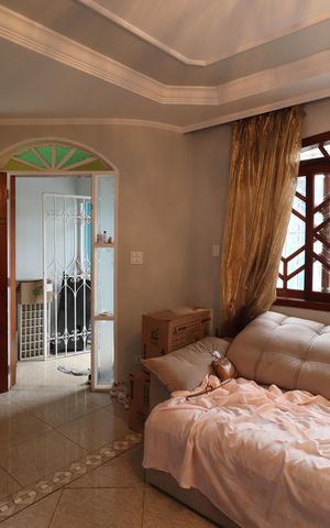 Casa à venda com 250m², 3 quartos e 3 vagasSala