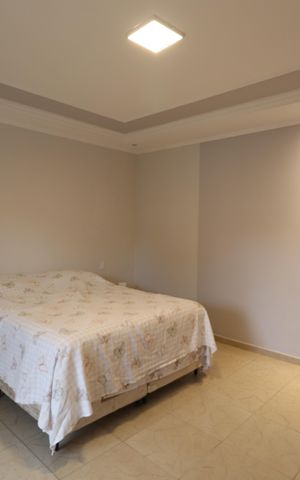 Casa à venda com 250m², 3 quartos e 3 vagasSuíte
