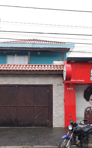 Casa à venda com 250m², 3 quartos e 3 vagasFachada