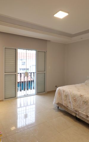 Casa à venda com 250m², 3 quartos e 3 vagasSuíte