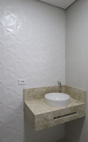 Casa à venda com 250m², 3 quartos e 3 vagasBanheiro 1