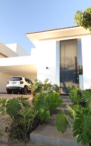 Casa de condomínio para alugar com 400m², 2 quartos e 4 vagasFachada