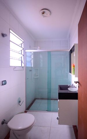 Casa à venda com 300m², 4 quartos e 4 vagas Casa à venda com 300m², 4 quartos e 4 vagasBanheiro do quarto 4