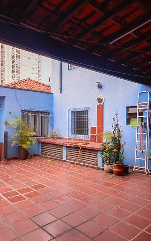 Casa à venda com 300m², 4 quartos e 4 vagas Casa à venda com 300m², 4 quartos e 4 vagasÁrea de Lazer - Churrasqueira