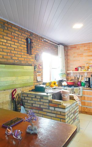 Casa à venda com 182m², 4 quartos e 2 vagasCasa 1 - Cozinha