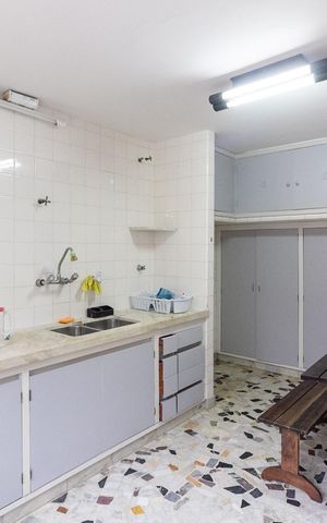 Casa à venda com 166m², 3 quartos e 2 vagas Casa à venda com 166m², 3 quartos e 2 vagasCozinha