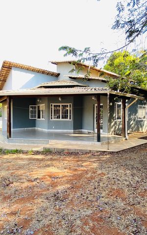 Casa à venda com 1790m², 2 quartos e 6 vagasFachada