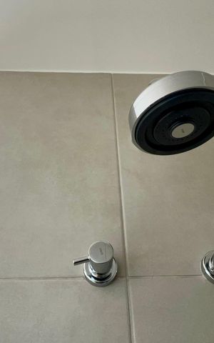 Apartamento à venda com 139m², 2 quartos e 1 vaga Apartamento à venda com 139m², 2 quartos e 1 vagaBanheiro da Suíte 2
