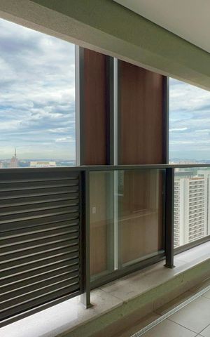 Apartamento à venda com 139m², 2 quartos e 1 vaga Apartamento à venda com 139m², 2 quartos e 1 vagaVaranda da Suíte 1
