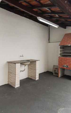 Casa à venda com 131m², 3 quartos e 2 vagas Casa à venda com 131m², 3 quartos e 2 vagasChurrasqueira - Quintal