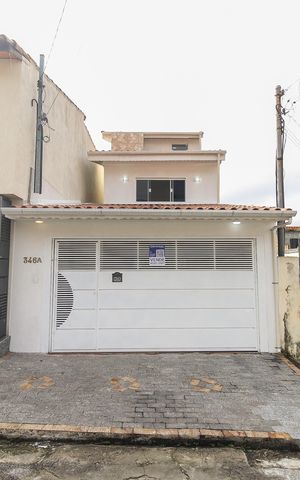 Casa à venda com 131m², 3 quartos e 2 vagas Casa à venda com 131m², 3 quartos e 2 vagasFachada do Prédio
