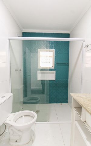 Casa à venda com 131m², 3 quartos e 2 vagas Casa à venda com 131m², 3 quartos e 2 vagasBanheiro Social