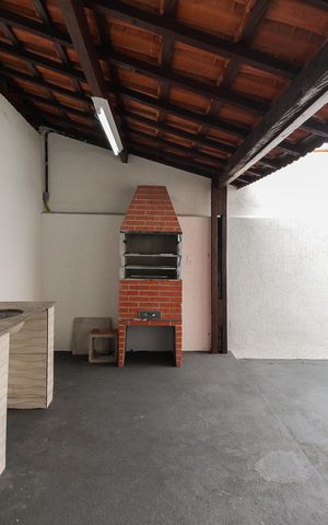 Casa à venda com 131m², 3 quartos e 2 vagas Casa à venda com 131m², 3 quartos e 2 vagasChurrasqueira - Quintal