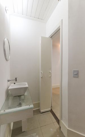 Casa à venda com 131m², 3 quartos e 2 vagas Casa à venda com 131m², 3 quartos e 2 vagasLavabo