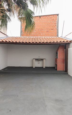 Casa à venda com 131m², 3 quartos e 2 vagas Casa à venda com 131m², 3 quartos e 2 vagasChurrasqueira - Quintal