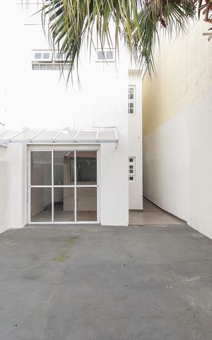 Casa à venda com 131m², 3 quartos e 2 vagas Casa à venda com 131m², 3 quartos e 2 vagasChurrasqueira - Quintal