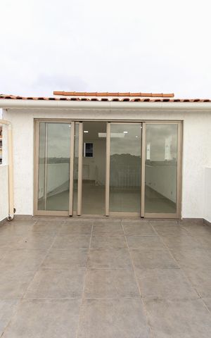 Casa à venda com 131m², 3 quartos e 2 vagas Casa à venda com 131m², 3 quartos e 2 vagasVaranda da Sala