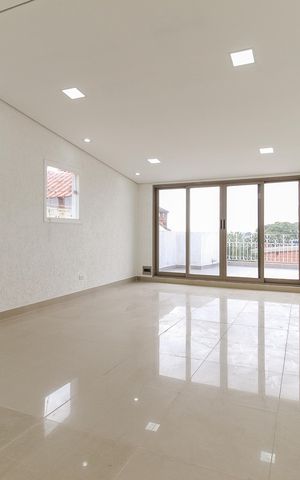 Casa à venda com 131m², 3 quartos e 2 vagas Casa à venda com 131m², 3 quartos e 2 vagasSala