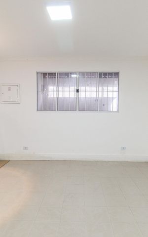 Casa à venda com 131m², 3 quartos e 2 vagas Casa à venda com 131m², 3 quartos e 2 vagasSala