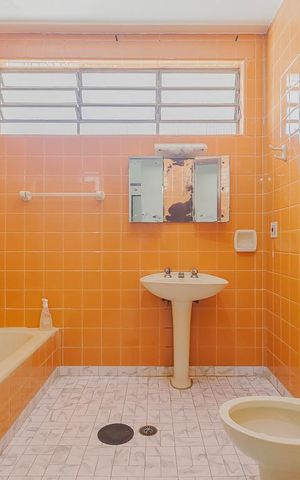 Casa à venda com 354m², 3 quartos e 8 vagasBanheiro da Suíte