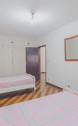 Casa à venda com 354m², 3 quartos e 8 vagasQuarto
