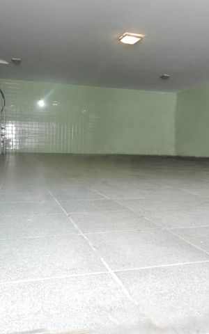 Casa à venda com 354m², 3 quartos e 8 vagas Casa à venda com 354m², 3 quartos e 8 vagasGaragem