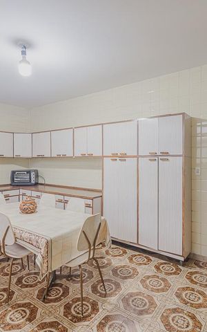 Casa à venda com 354m², 3 quartos e 8 vagasCozinha