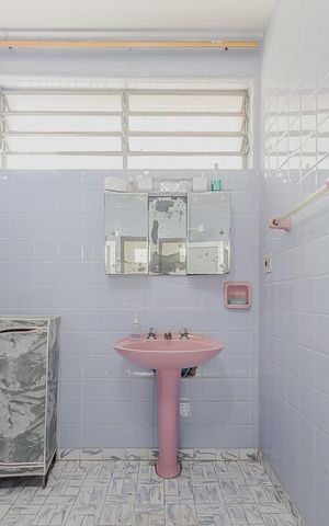 Casa à venda com 354m², 3 quartos e 8 vagasBanheiro