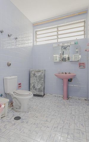 Casa à venda com 354m², 3 quartos e 8 vagasBanheiro