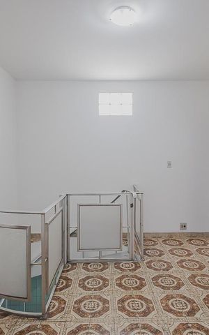 Casa à venda com 354m², 3 quartos e 8 vagasCorredor