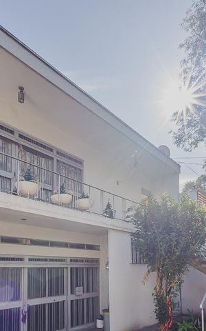 Casa à venda com 354m², 3 quartos e 8 vagasFachada