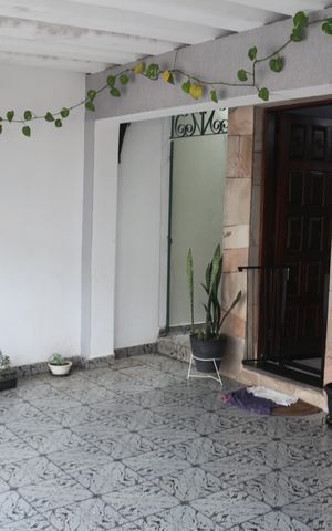 Casa à venda com 115m², 3 quartos e 2 vagasGaragem