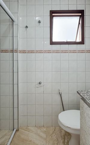 Apartamento à venda com 81m², 2 quartos e 1 vaga Apartamento à venda com 81m², 2 quartos e 1 vagaBanheiro da Suíte