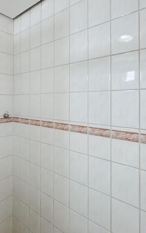 Apartamento à venda com 81m², 2 quartos e 1 vaga Apartamento à venda com 81m², 2 quartos e 1 vagaBanheiro da Suíte